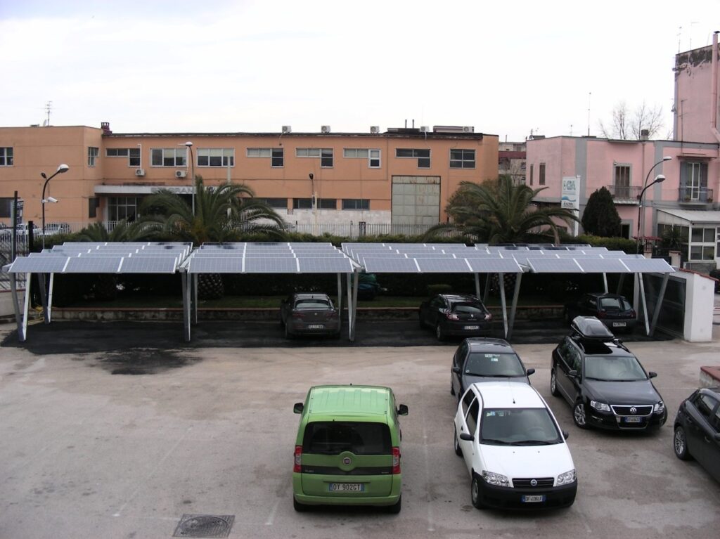 Pensilina fotovoltaica · 24 kW